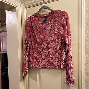 Agnes & Dora Pink Floral Velvet Blouse cutest little cropped piece